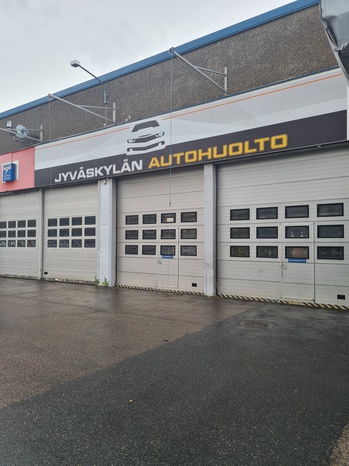Kuva autohuoltoliikkeestä Jyväskylän Autohuolto Jyväskylä